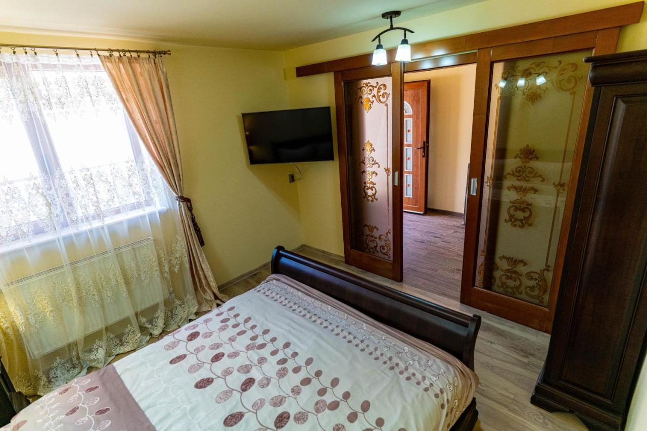 La Bebe 1 Bed Hotel Hunedoara Exterior photo
