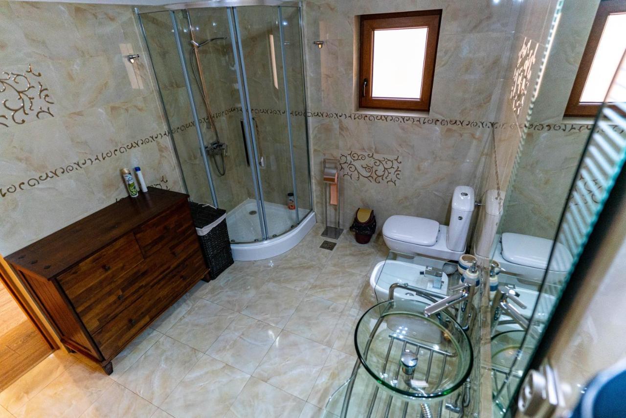 La Bebe 1 Bed Hotel Hunedoara Exterior photo